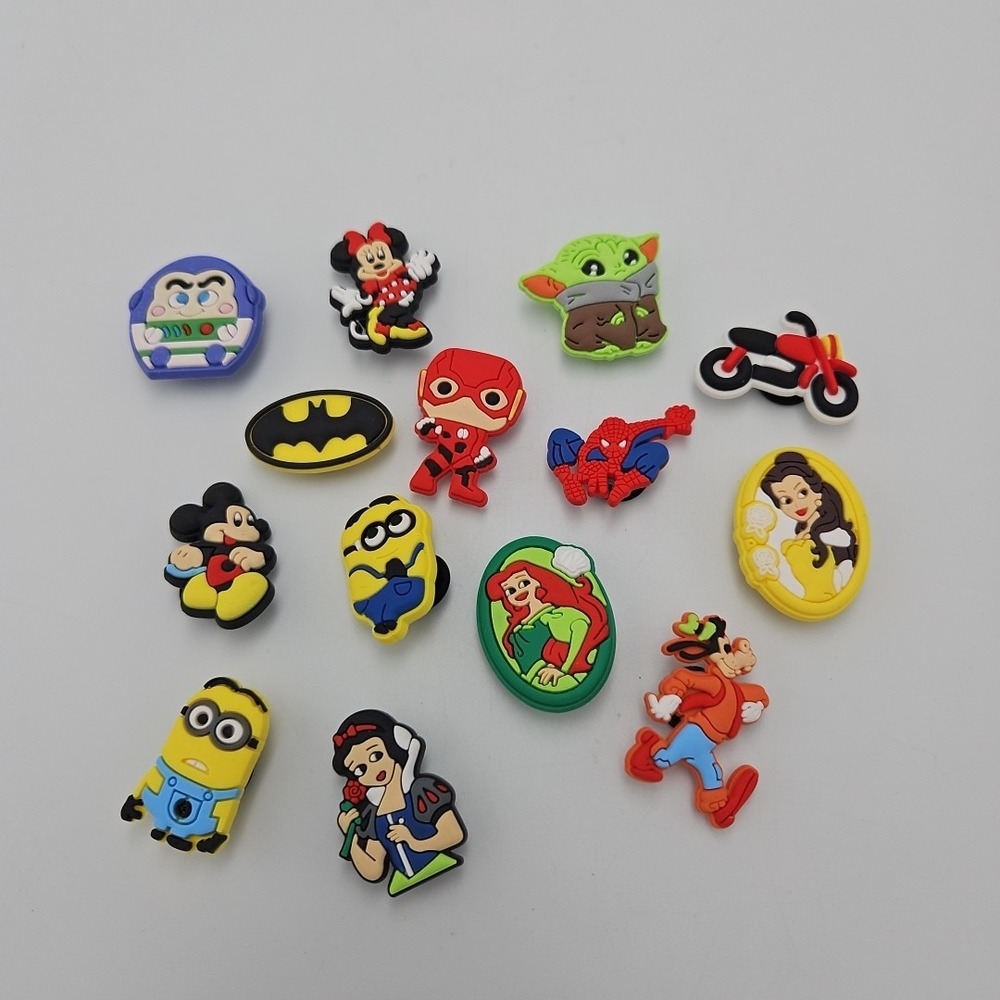 MARVEL/DISNEY/ETC Jibbitz & Croc Charms + Bracelets LOT of 14‎